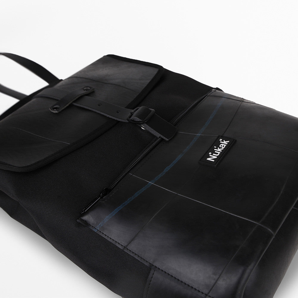 MOCHILA NEGRA TEIDE NEUMÁTICO