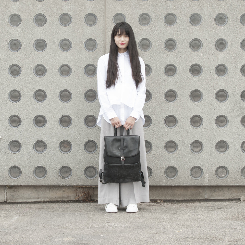 MOCHILA NEGRA TEIDE NEUMÁTICO