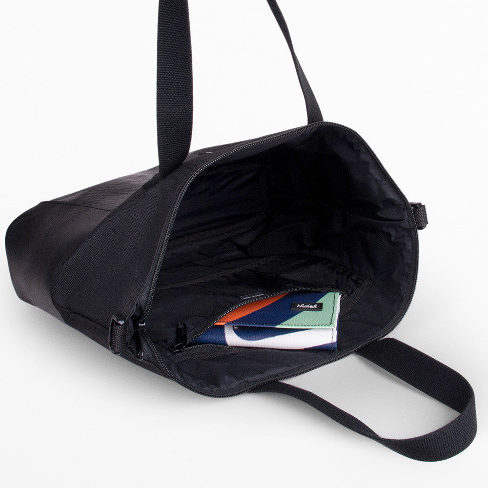 TOTE BAG CICA NEUMÁTICO NEGRO