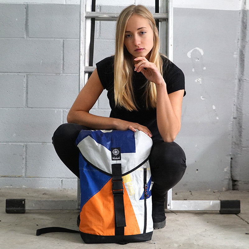 MOCHILA RALF KITE MARRÓN Y NEGRO