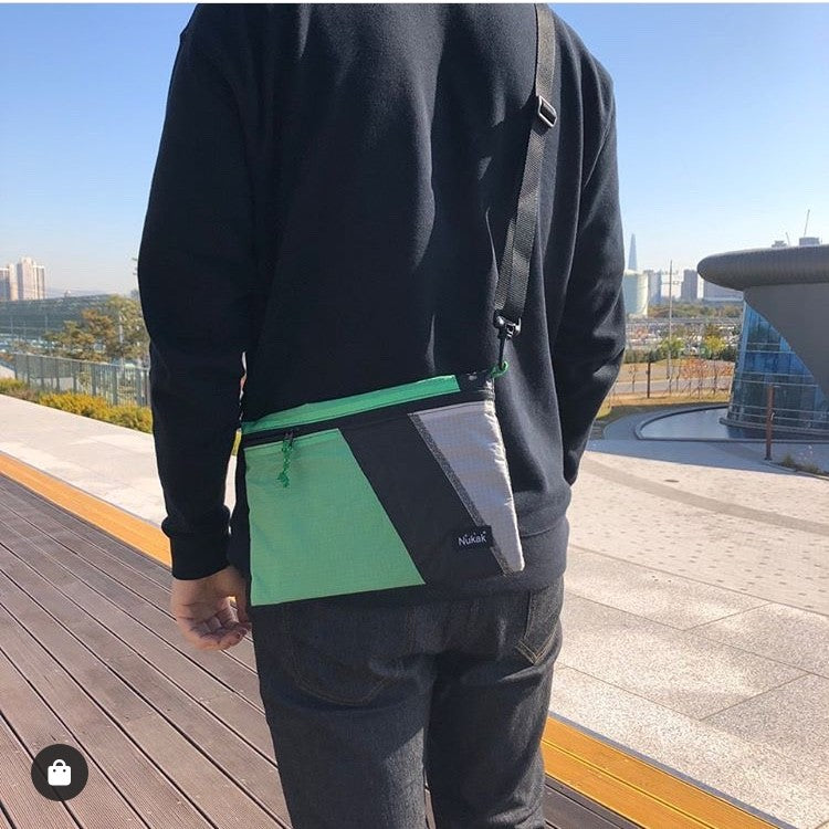 Cros amarillo y negro