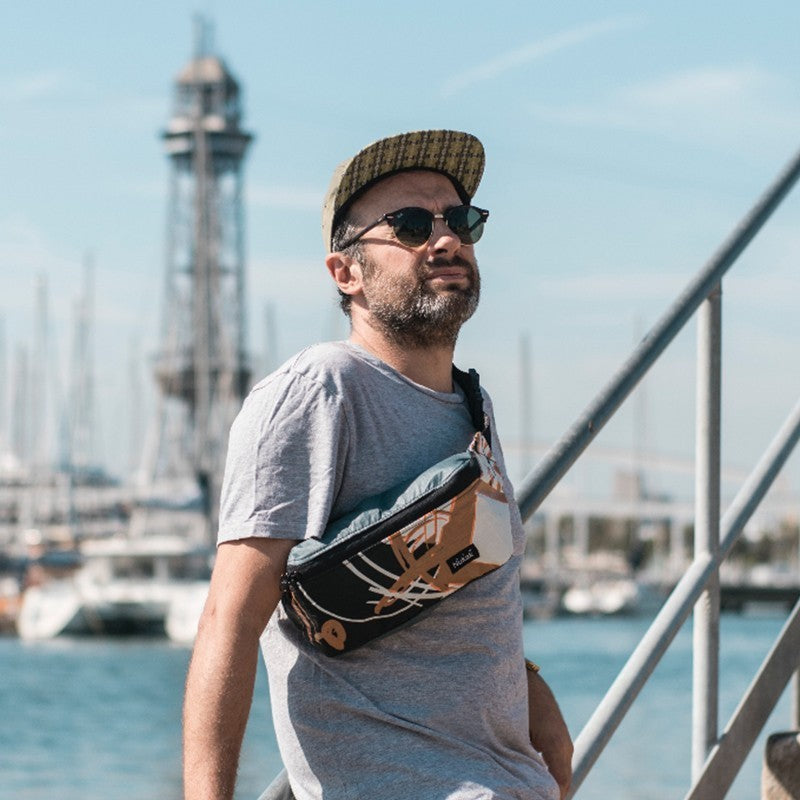 RIÑONERA TYLER AZUL Y BLANCO